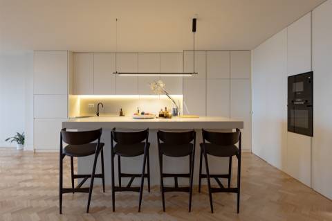 Apartamento T4 Remodelado no Centro do Porto