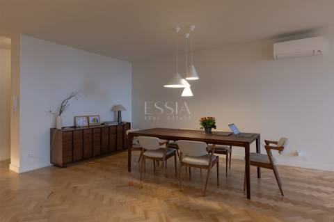 Apartamento T4 Remodelado no Centro do Porto