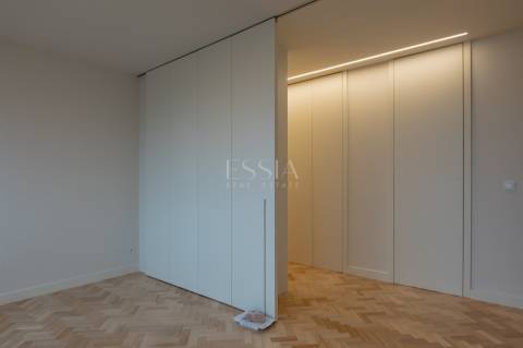 Apartamento T4 Remodelado no Centro do Porto