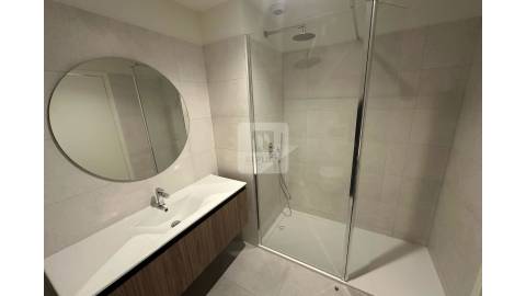 T2 para Arrendar com Varanda em Condomínio com Piscina em Canidelo