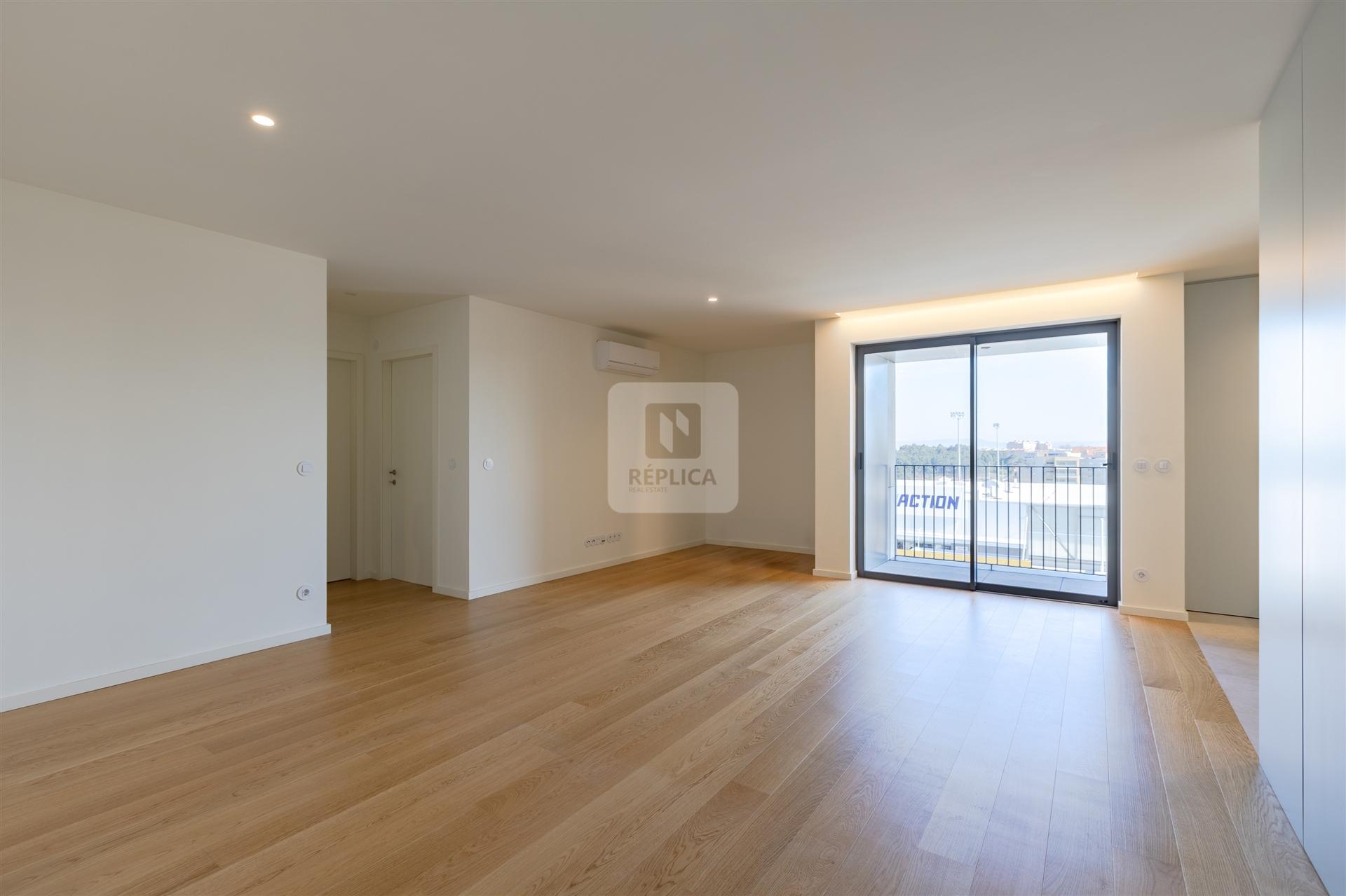 T2 para Arrendar com Varanda em Condomínio com Piscina em Canidelo