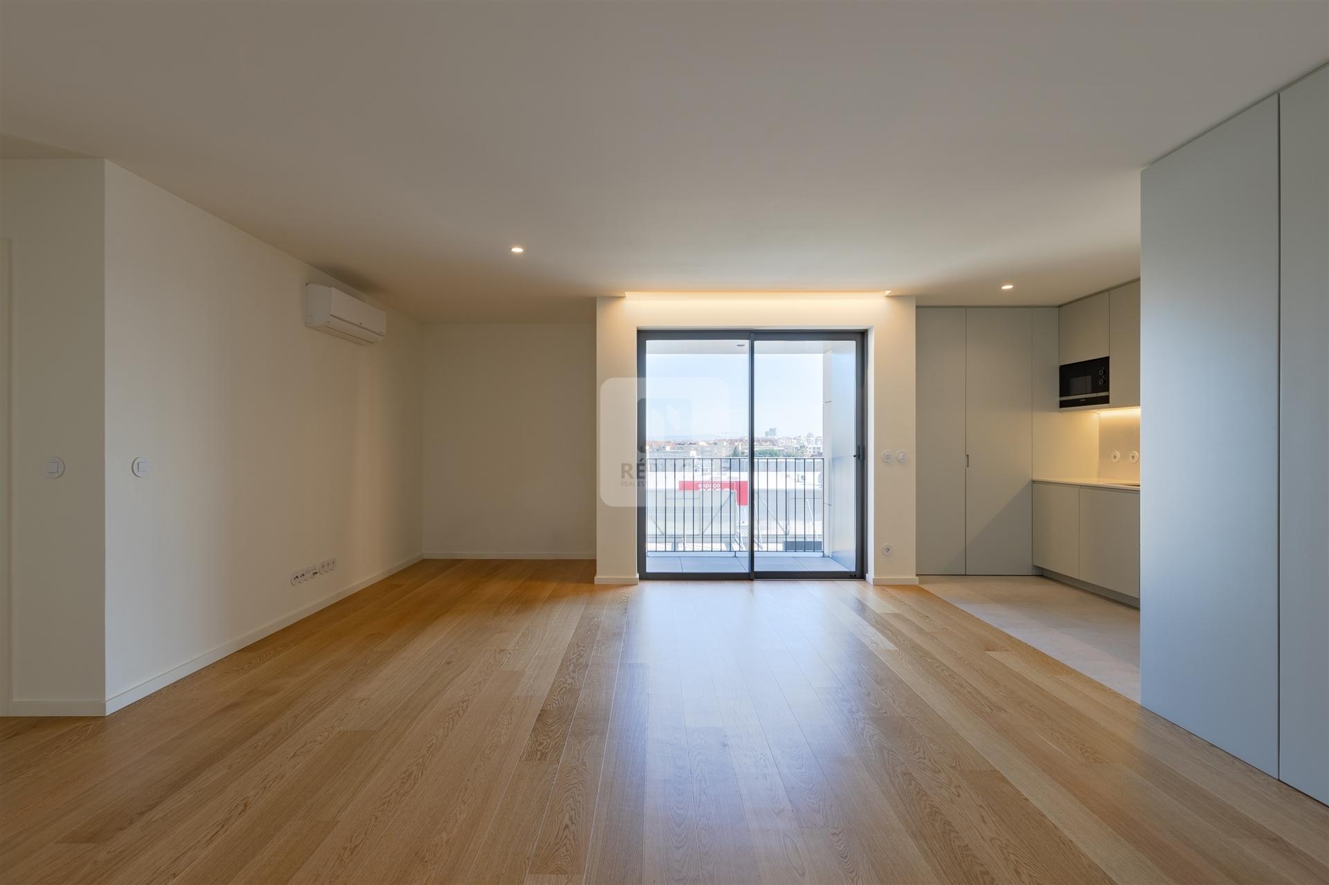 T2 para Arrendar com Varanda em Condomínio com Piscina em Canidelo