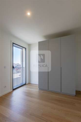 T2 para Arrendar com Varanda em Condomínio com Piscina em Canidelo