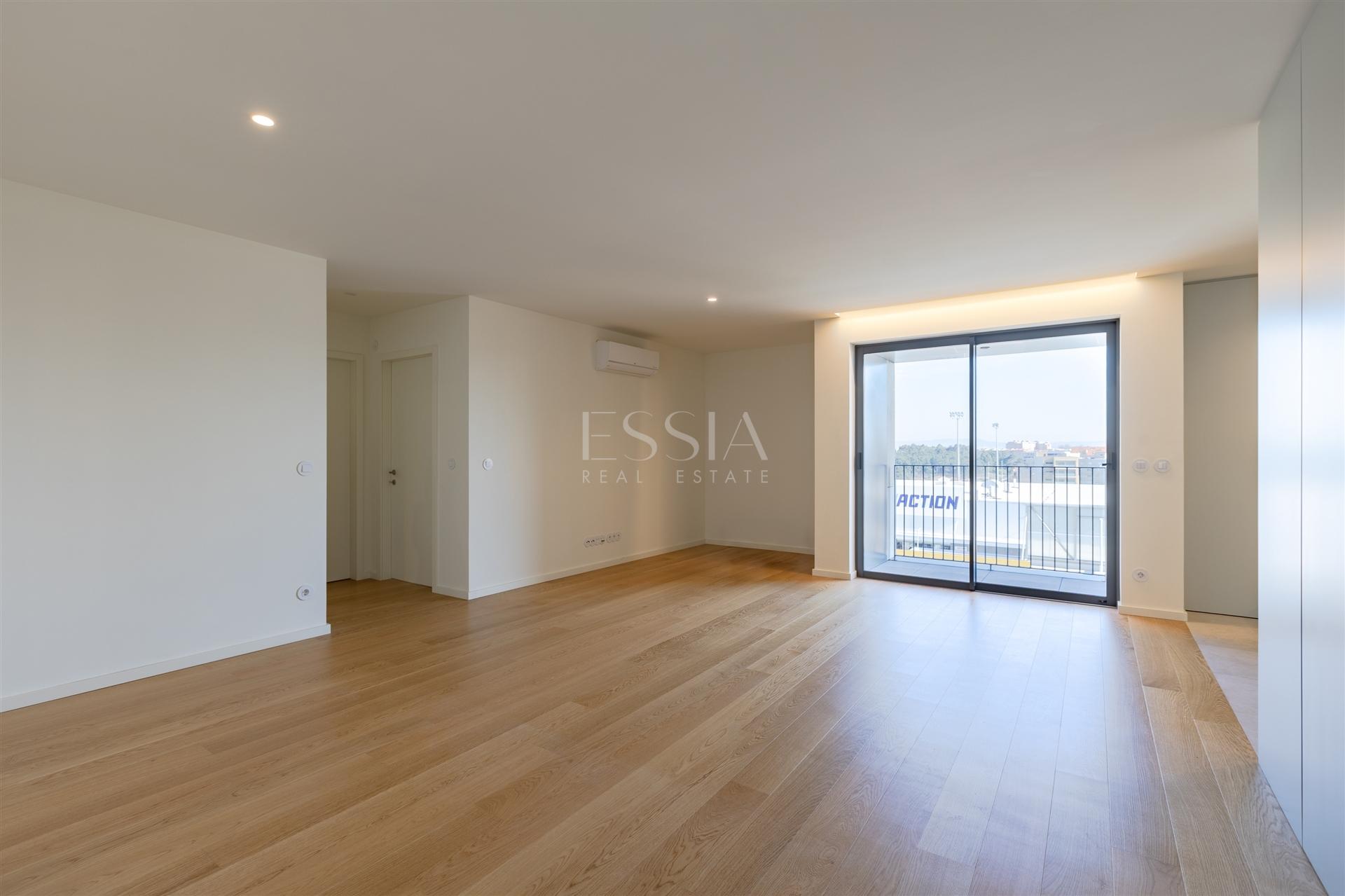 T2 para Arrendar com Varanda em Condomínio com Piscina em Canidelo