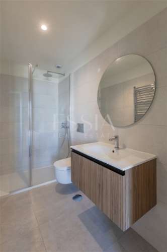 T2 para Arrendar com Varanda em Condomínio com Piscina em Canidelo