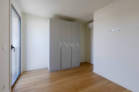 T2 para Arrendar com Varanda em Condomínio com Piscina em Canidelo