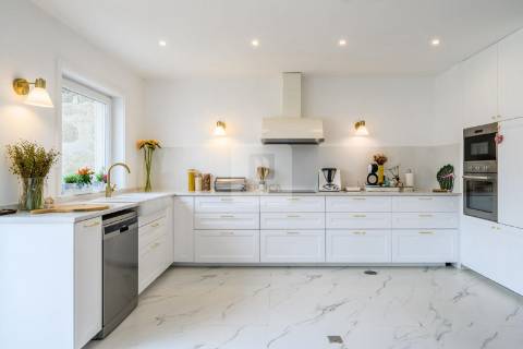 Moradia T4+1 com Jardim e Piscina perto do Parque da Cidade