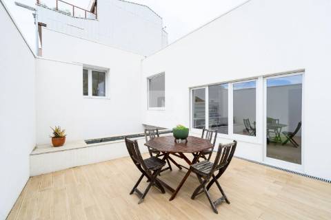 Moradia T4+1 com Jardim e Piscina perto do Parque da Cidade