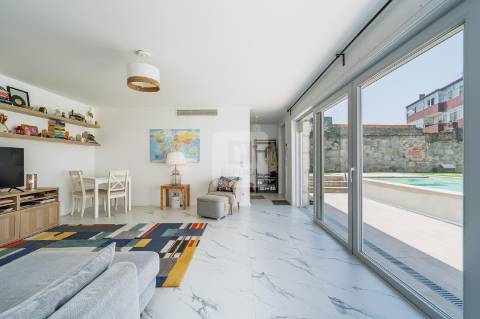 Moradia T4+1 com Jardim e Piscina perto do Parque da Cidade