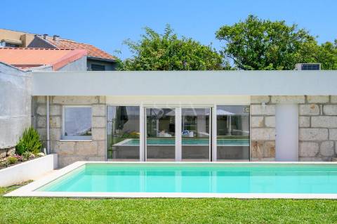 Moradia T4+1 com Jardim e Piscina perto do Parque da Cidade