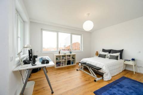 Moradia T4+1 com Jardim e Piscina perto do Parque da Cidade