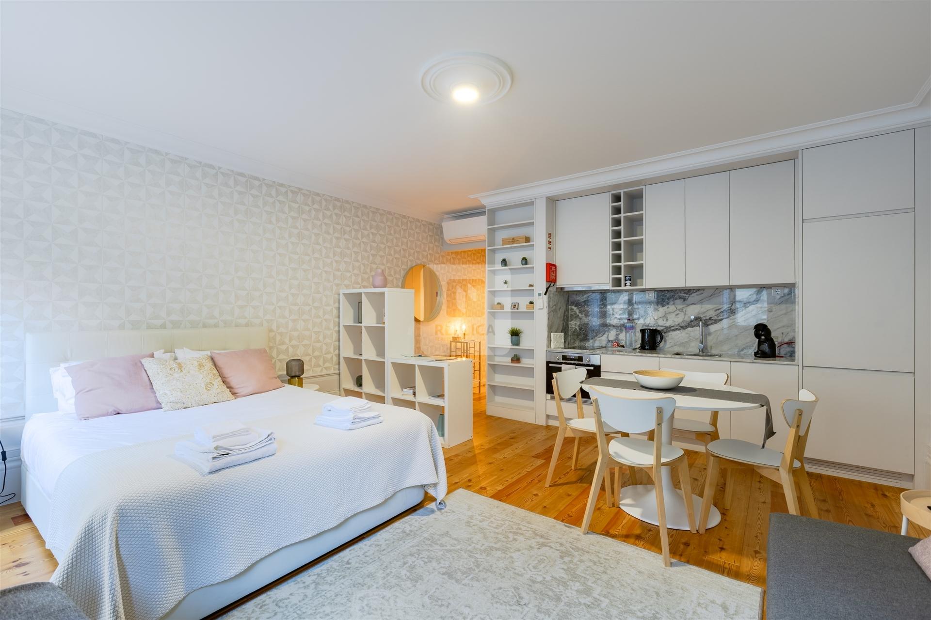 Apartamento T0 Mobilado no Palácio dos Príncipes em Cedofeita