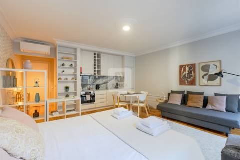 Apartamento T0 Mobilado no Palácio dos Príncipes em Cedofeita