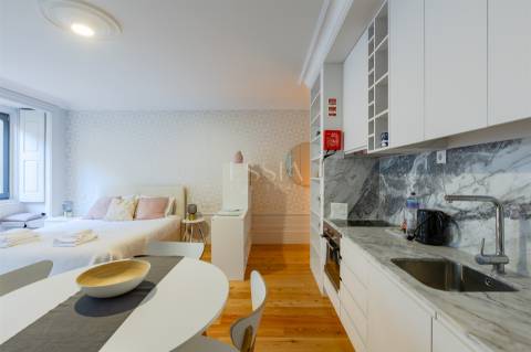 Apartamento T0 Mobilado no Palácio dos Príncipes em Cedofeita