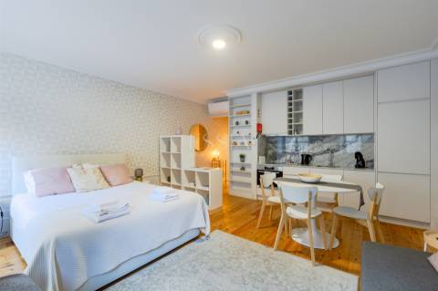 Apartamento T0 Mobilado no Palácio dos Príncipes em Cedofeita