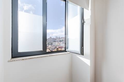 Prédio com Rentabilidade na Baixa do Porto, na Sé