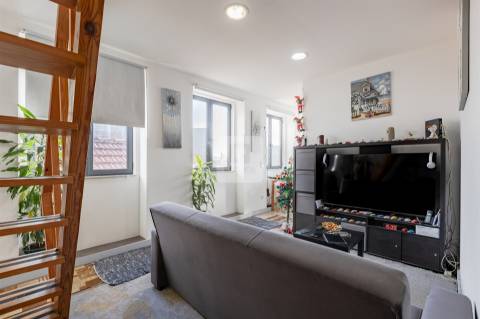 Prédio com Rentabilidade na Baixa do Porto, na Sé