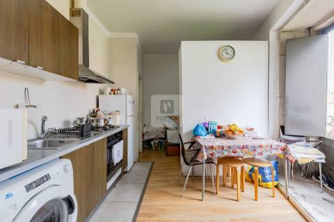 Prédio com Rentabilidade na Baixa do Porto, na Sé