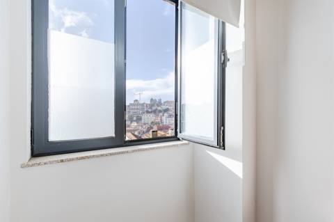 Prédio com Rentabilidade na Baixa do Porto, na Sé