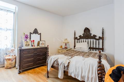 Prédio com Rentabilidade na Baixa do Porto, na Sé