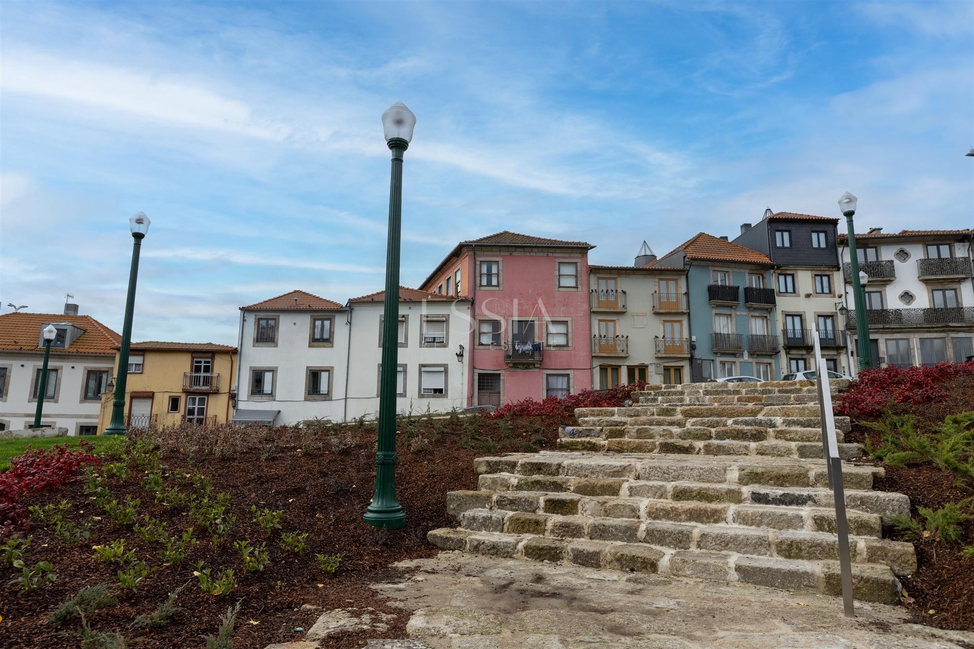 Prédio com Rentabilidade na Baixa do Porto, na Sé