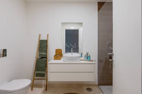 Apartamento T0+1 Mobilado para Arrendamento no Caulinos Residences