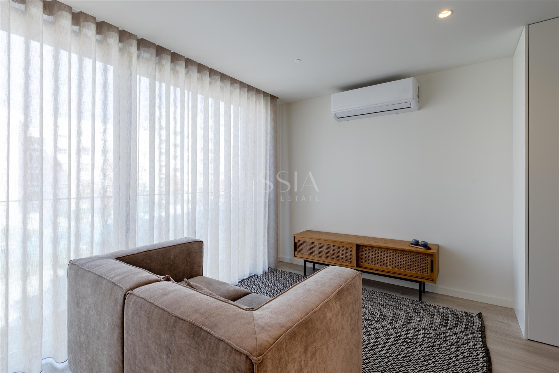 Apartamento T0+1 Mobilado para Arrendamento no Caulinos Residences