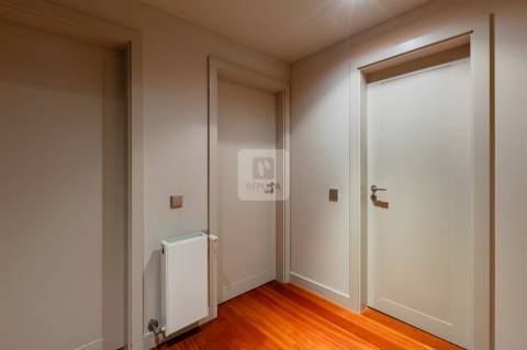 Apartamento T4 Duplex em Condomínio Fechado na Foz do Douro