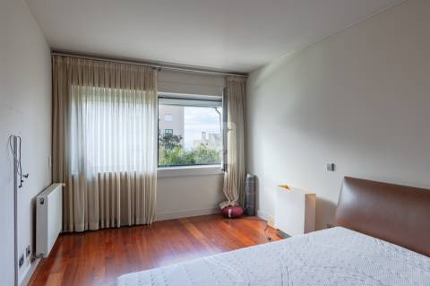 Apartamento T4 Duplex em Condomínio Fechado na Foz do Douro