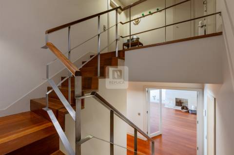 Apartamento T4 Duplex em Condomínio Fechado na Foz do Douro