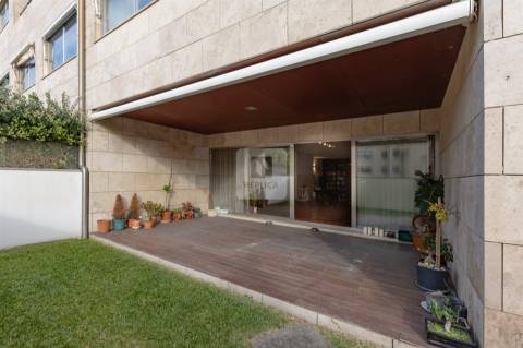 Apartamento T4 Duplex em Condomínio Fechado na Foz do Douro