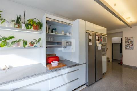 Apartamento T4 Duplex em Condomínio Fechado na Foz do Douro