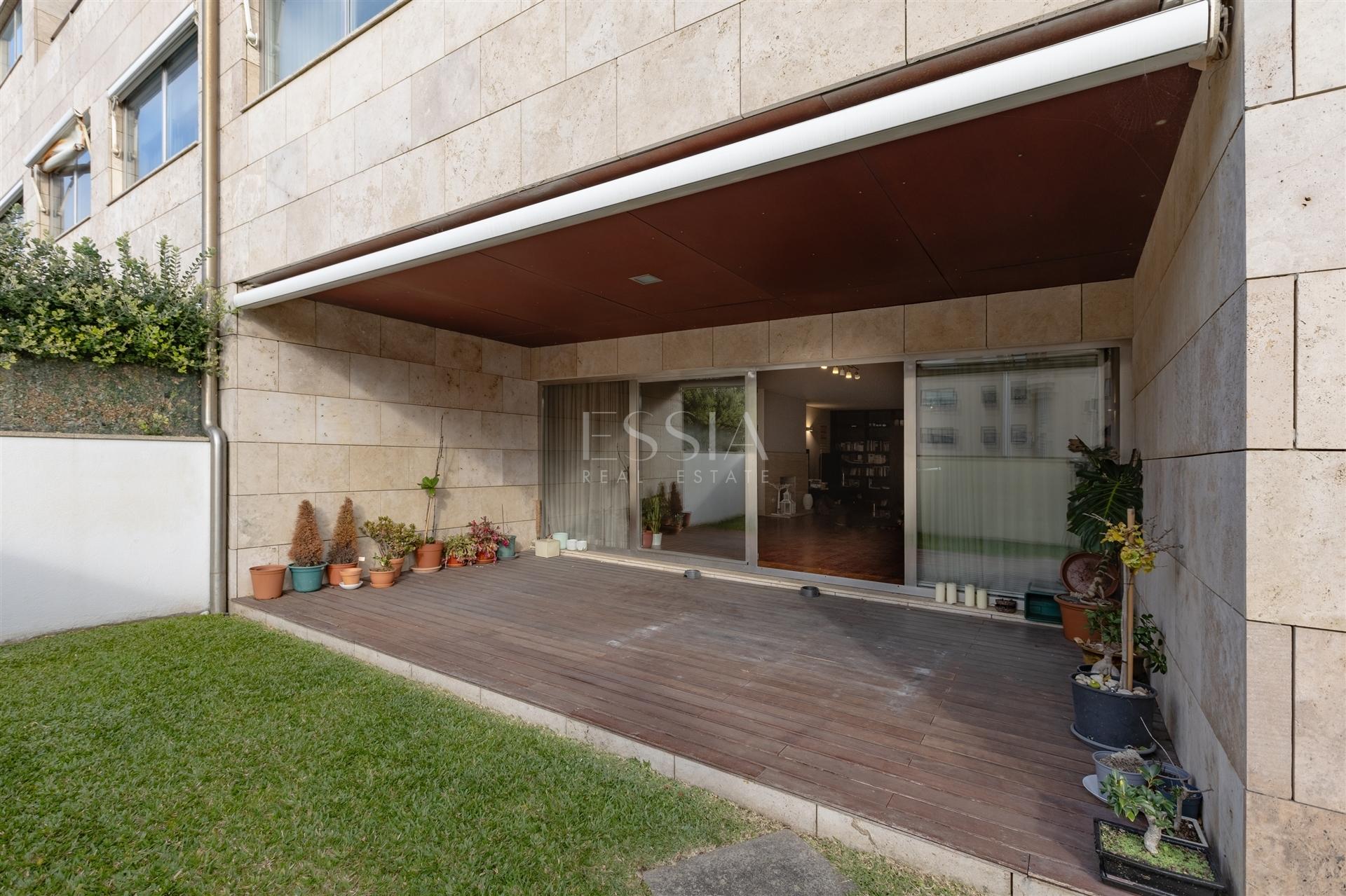 Apartamento T4 Duplex em Condomínio Fechado na Foz do Douro