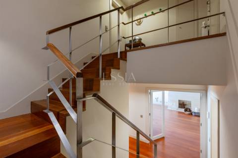 Apartamento T4 Duplex em Condomínio Fechado na Foz do Douro