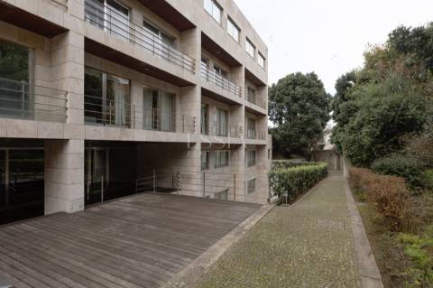 Apartamento T4 Duplex em Condomínio Fechado na Foz do Douro