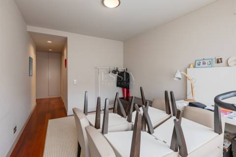 Apartamento T4 Duplex em Condomínio Fechado na Foz do Douro