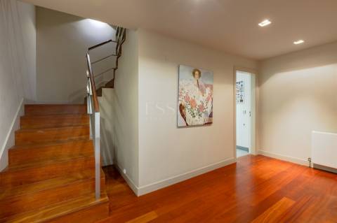 Apartamento T4 Duplex em Condomínio Fechado na Foz do Douro