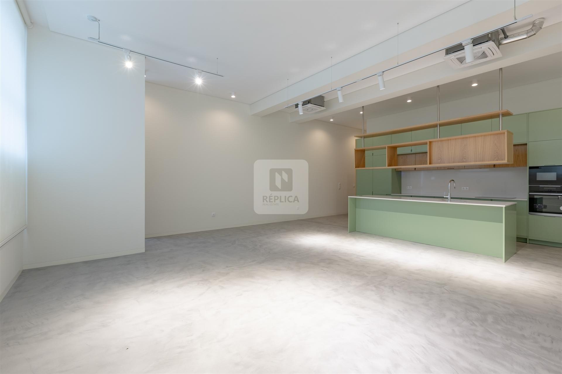 Apartamento T2 Remodelado na Ribeira, Porto