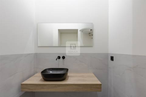 Apartamento T2 Remodelado na Ribeira, Porto