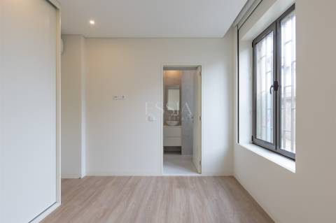 Apartamento T2 Remodelado na Ribeira, Porto