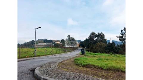 Terreno em Amarante com PIP Aprovado para 59 Apartamentos