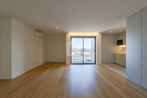 T2 com Varanda em Condomínio com Piscina em Canidelo