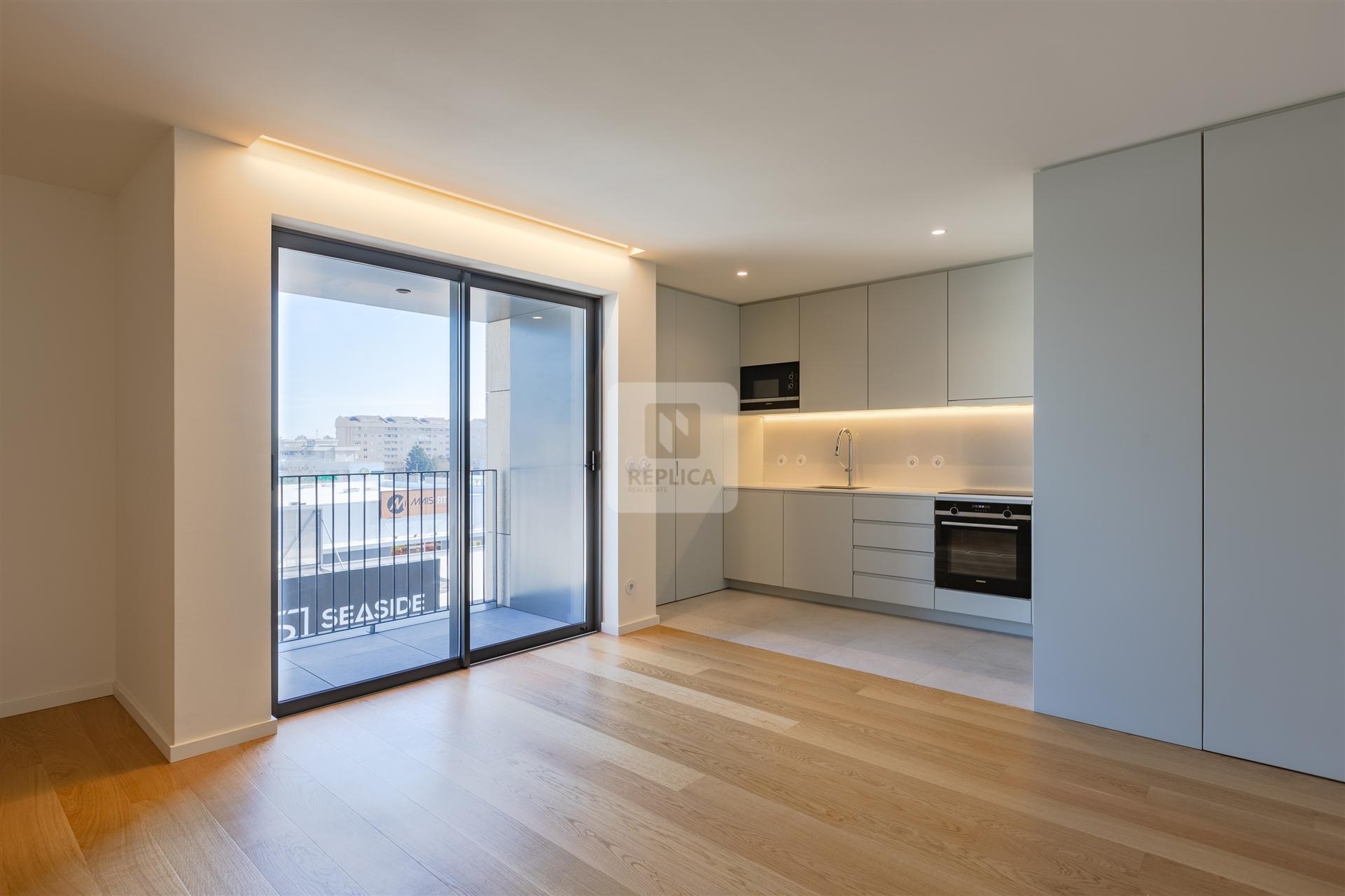 T2 com Varanda em Condomínio com Piscina em Canidelo