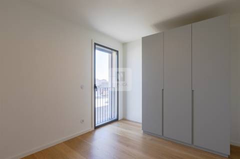 T2 com Varanda em Condomínio com Piscina em Canidelo