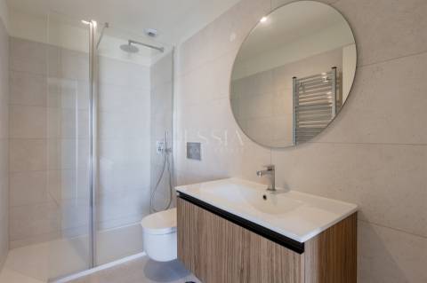 T2 com Varanda em Condomínio com Piscina em Canidelo