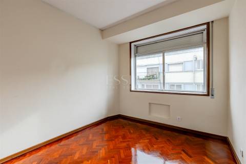 Apartamento T3+1 Remodelado no Bonfim, Porto