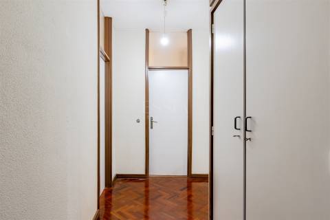 Apartamento T3+1 Remodelado no Bonfim, Porto