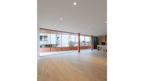 Apartamento T4+1 com Terraço e Vista Mar na Foz do Douro