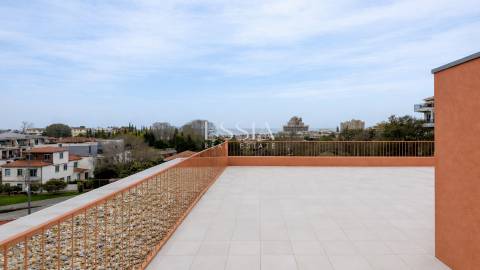 Apartamento T4+1 com Terraço e Vista Mar na Foz do Douro