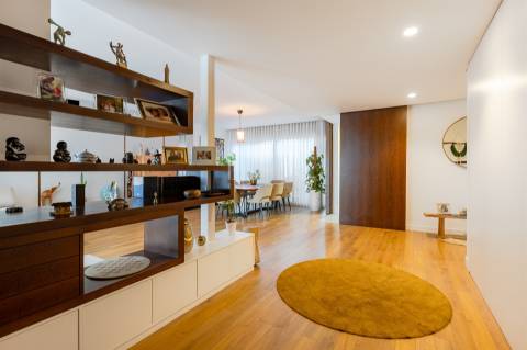 Moradia Térrea de Luxo T4 com Jardim e Terraço na Senhora da Hora